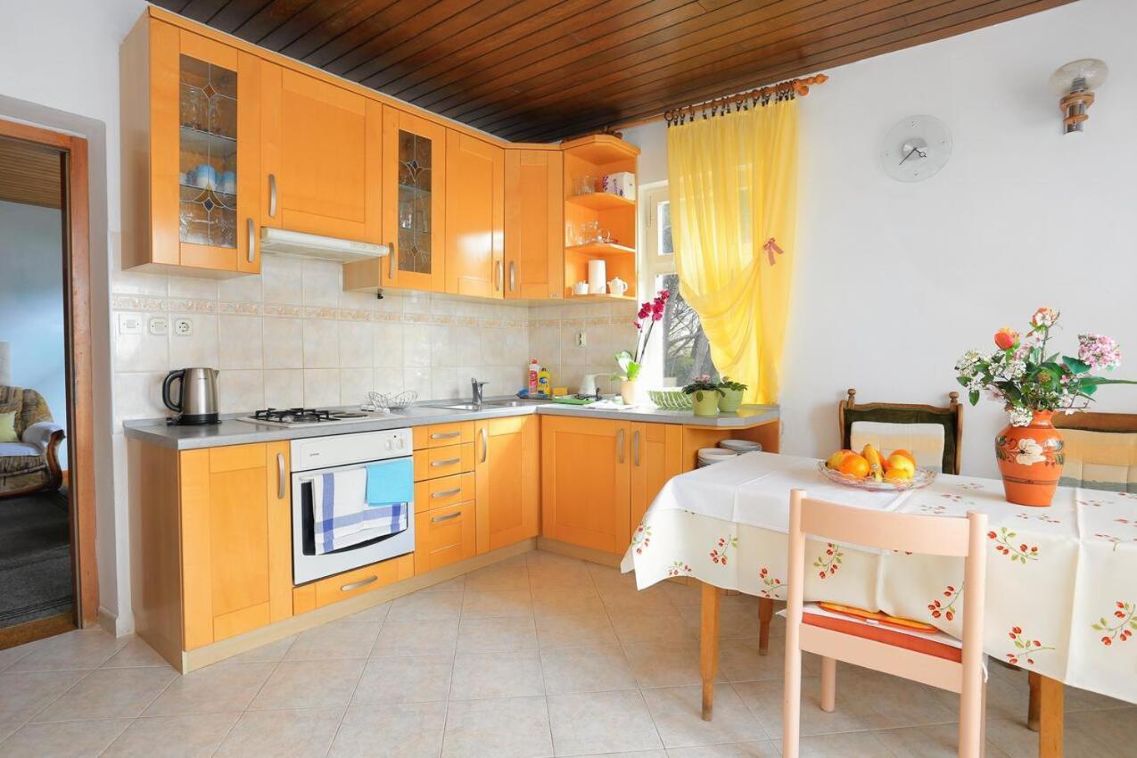 Rooms With A Parking Space Brela, Makarska - 17281 Екстер'єр фото