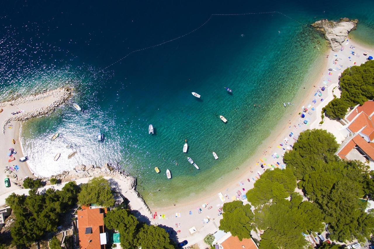 Rooms With A Parking Space Brela, Makarska - 17281 Екстер'єр фото