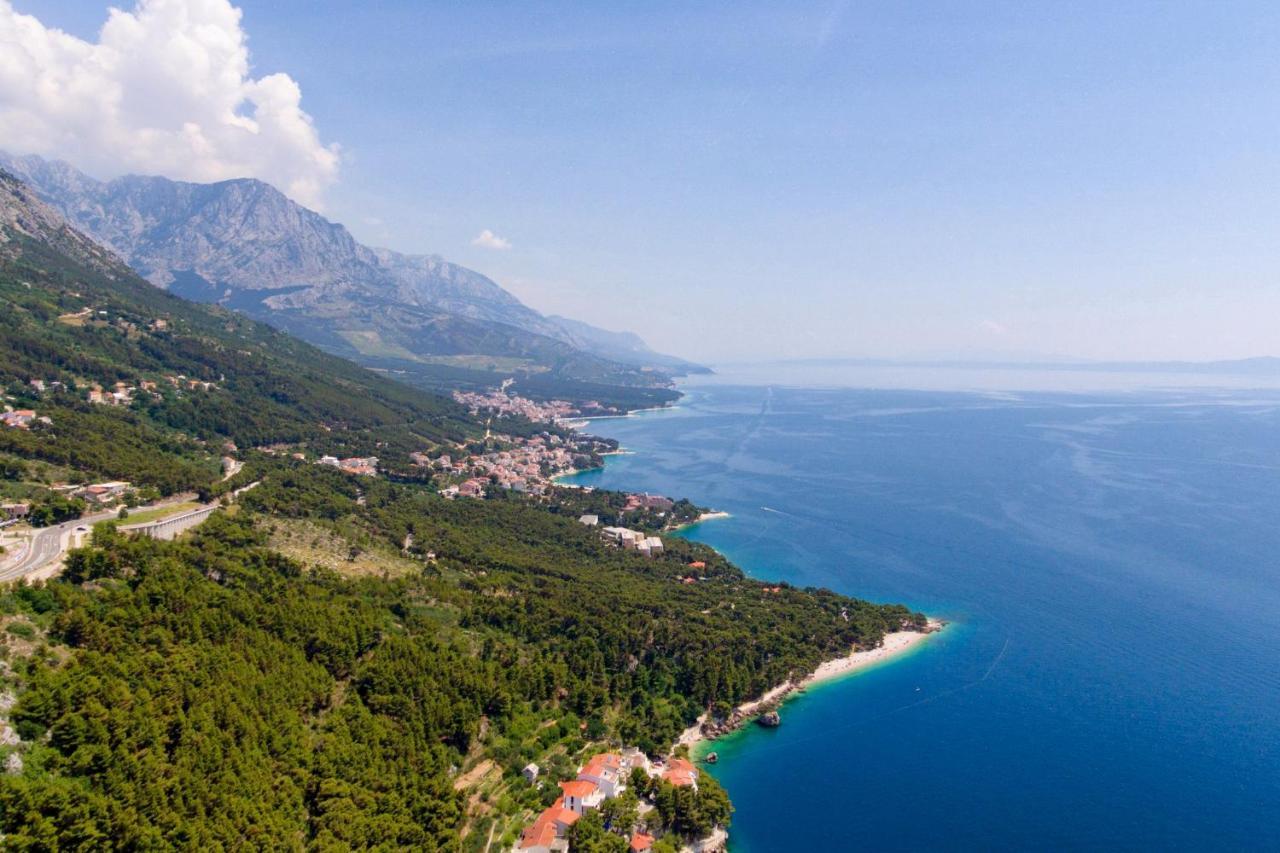 Rooms With A Parking Space Brela, Makarska - 17281 Екстер'єр фото