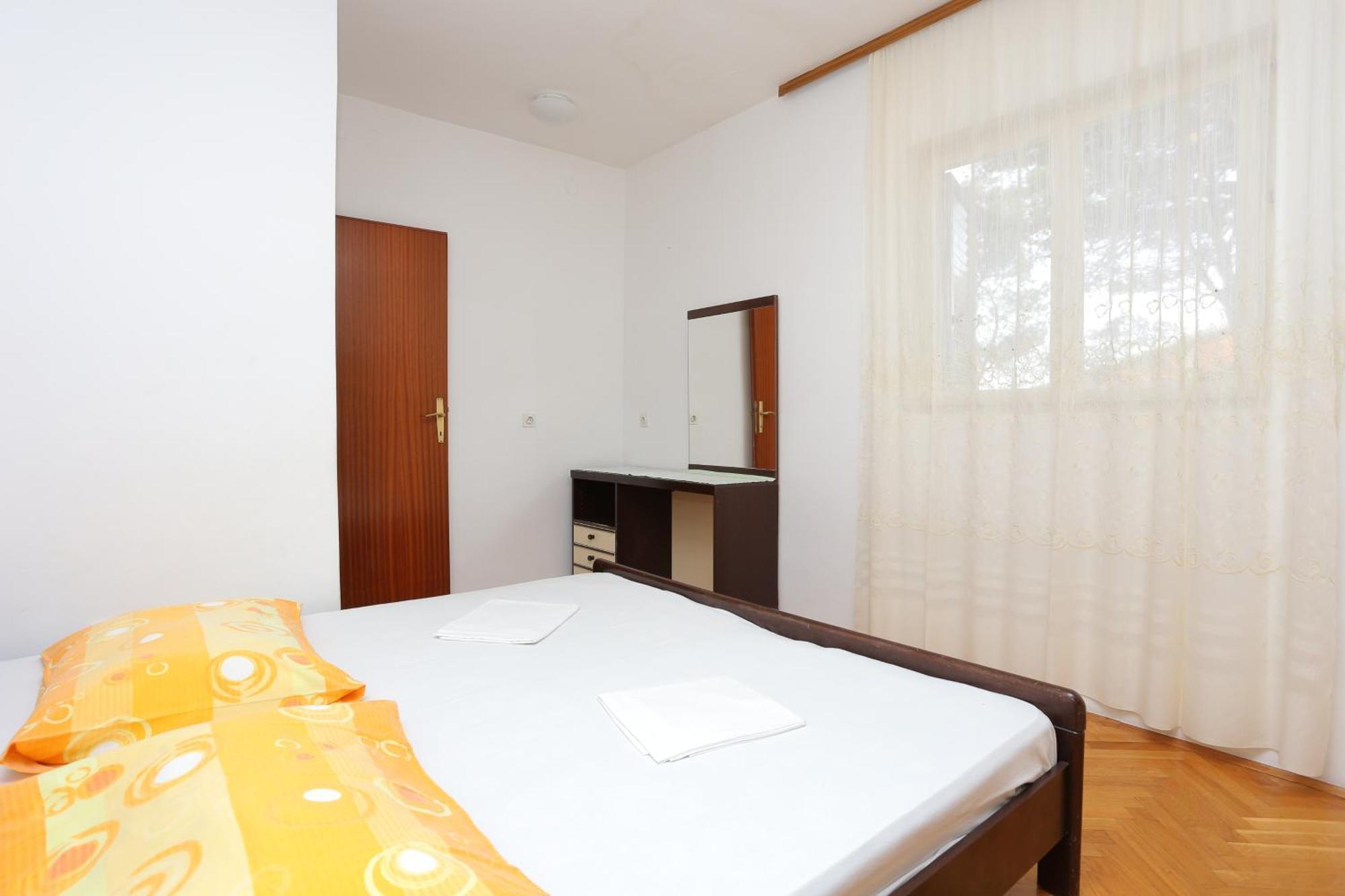Rooms With A Parking Space Brela, Makarska - 17281 Номер фото
