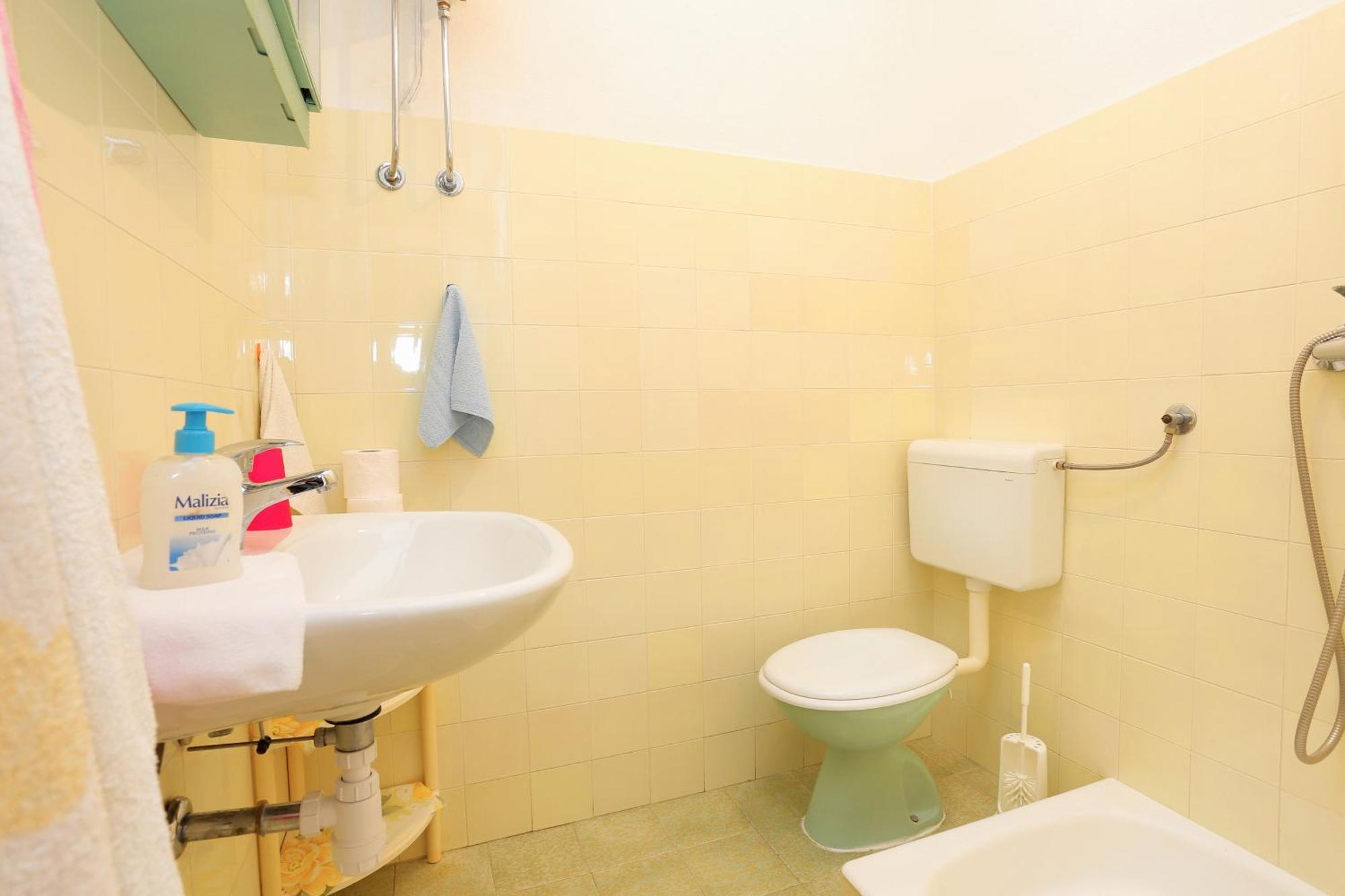Rooms With A Parking Space Brela, Makarska - 17281 Номер фото